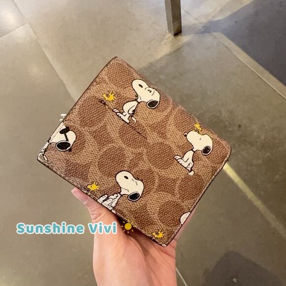 NWT Coach X Peanuts CBN32 Snap Wallet In Signature Canvas &Leather Snoopy Print - Picture 5 of 10